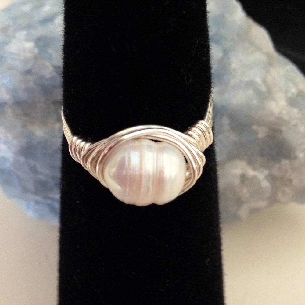 Dainty Pearl Ring